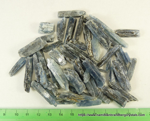 100 g of kyanite pieces