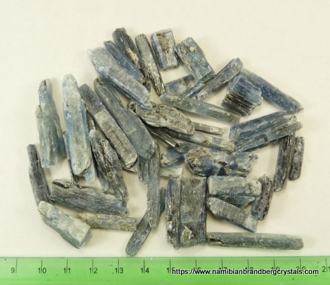 100 g of kyanite pieces