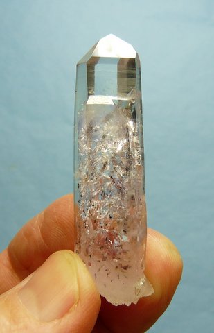 Quartz crystal with fantastic gas inclusions