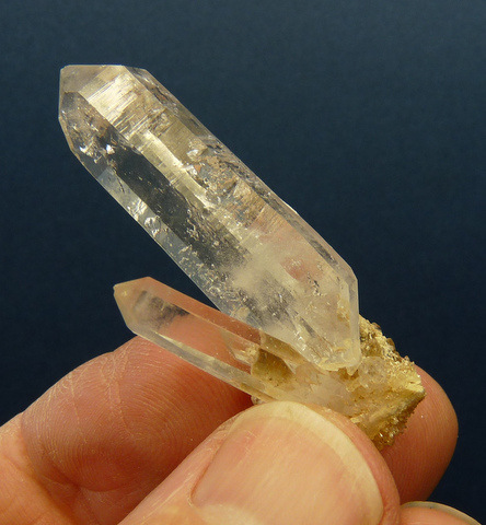 Quartz crystal specimen with moving bubbles