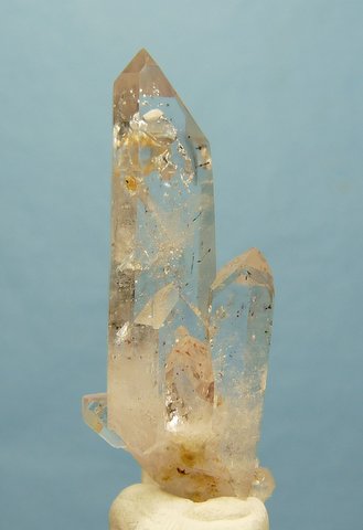 Quartz crystal group with inclusions
